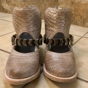 Freebird Blade Tan Croco size 7